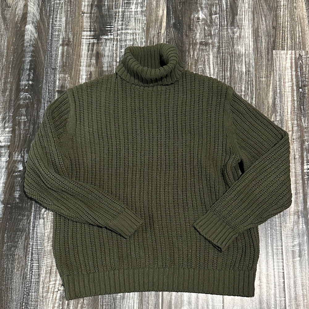 Old Navy Men's Forest Green Turtleneck Sweater